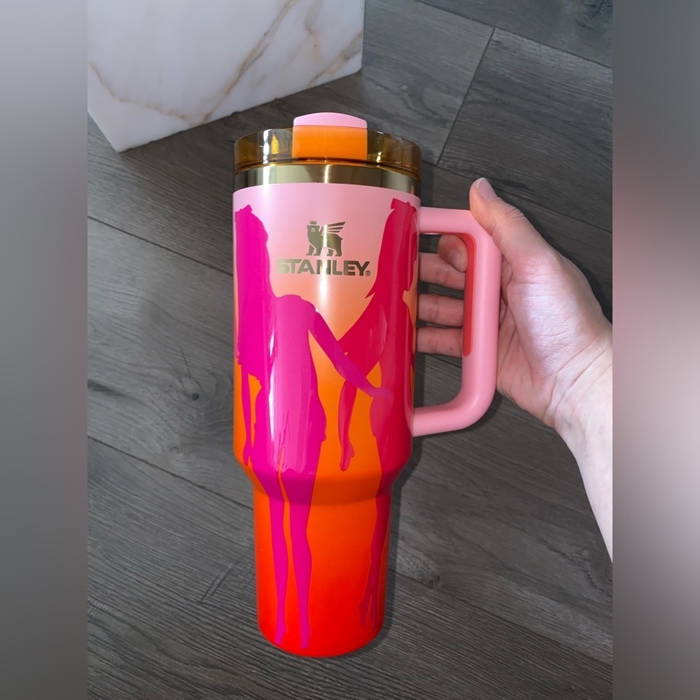 NEW Barbie x Stanley Twist ‘N Turn Barbie 40 OZ Quencher H2.0 Tumbler - Picture 9 of 12